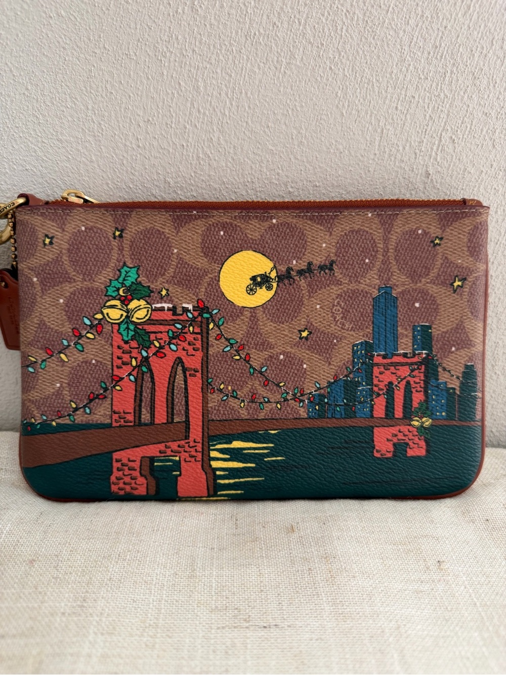 Coach Brooklyn Bridge Holiday Brown Wristlet - Picture 2 of 8